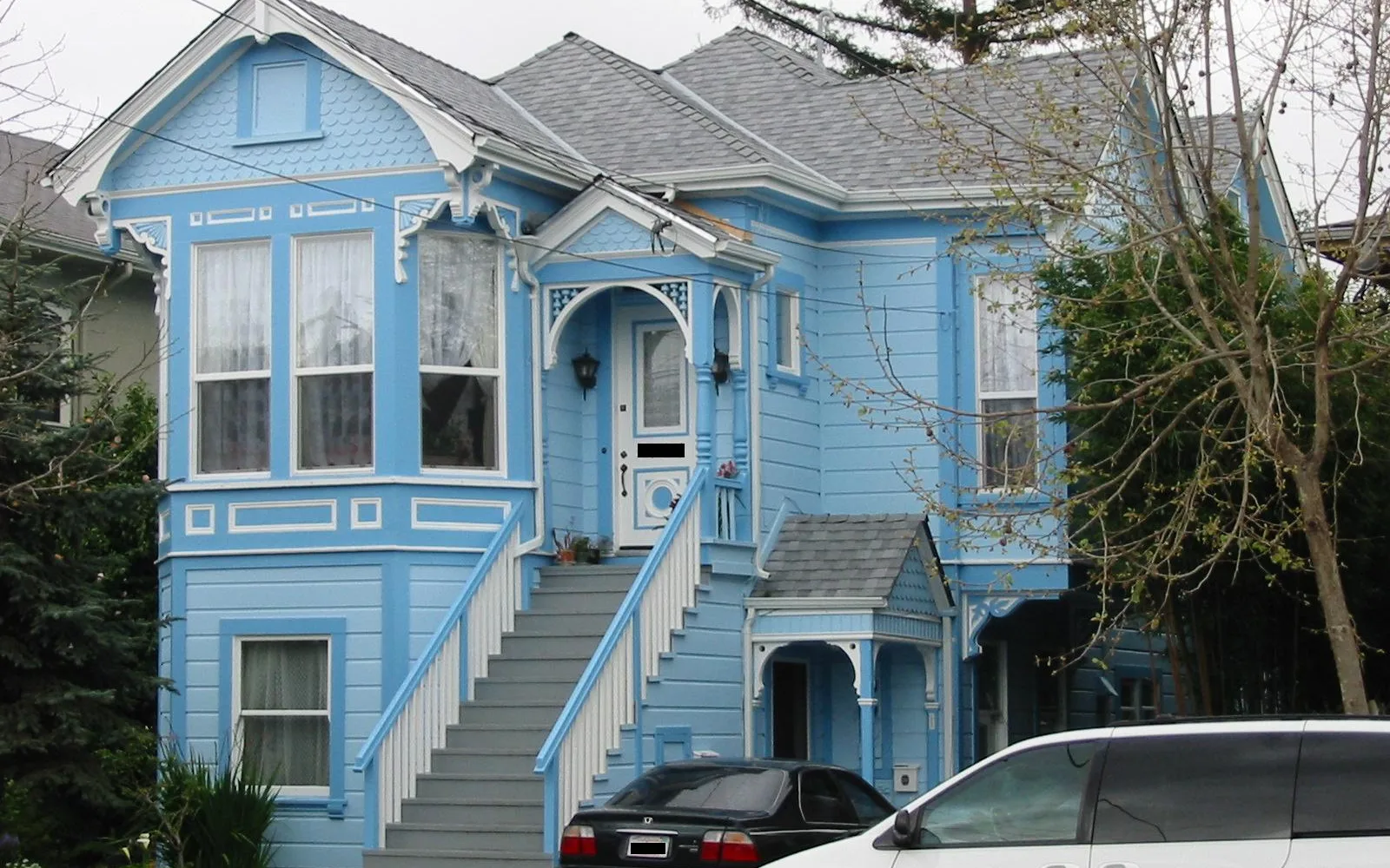 Victorian-style house in Alameda with period architectural details